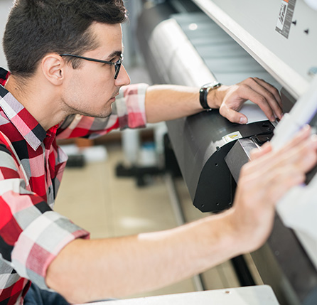 Technicien de maintenance traceur en intervention